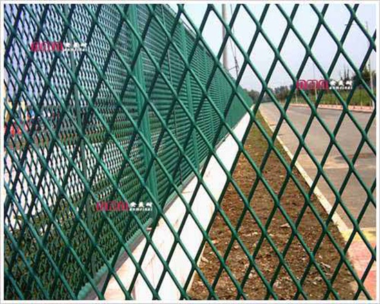 型号：ZZRS-12404 钢板护栏网