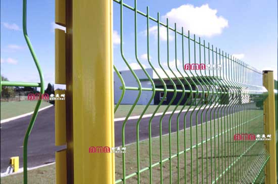 型号：ZZRS-12407 桃型柱护栏网